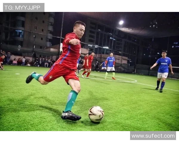 卡利亚与佩斯卡的激烈对决展现足球魅力与团队精神 卡利亚与佩斯卡的激烈对决展现足球魅力与团队精神