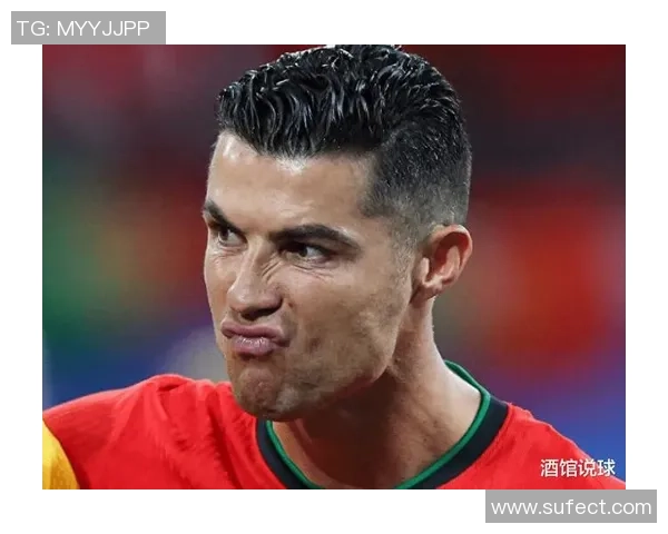 尤文图斯对阵巴塞罗那C罗缺席引发球迷热议与期待 尤文图斯对阵巴塞罗那C罗缺席引发球迷热议与期待